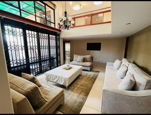 5 BEDROOM HOUSE FOR SALE IN LAUDIUM